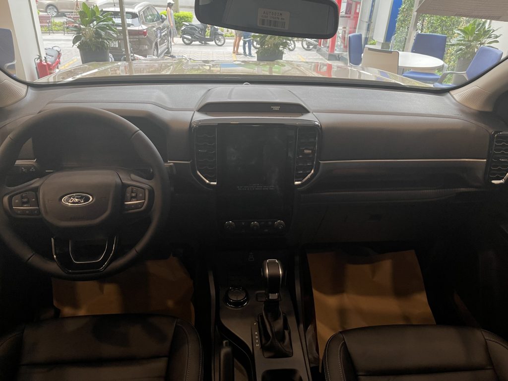 Nội thất ghế da trên Ford Ranger Sport 2023